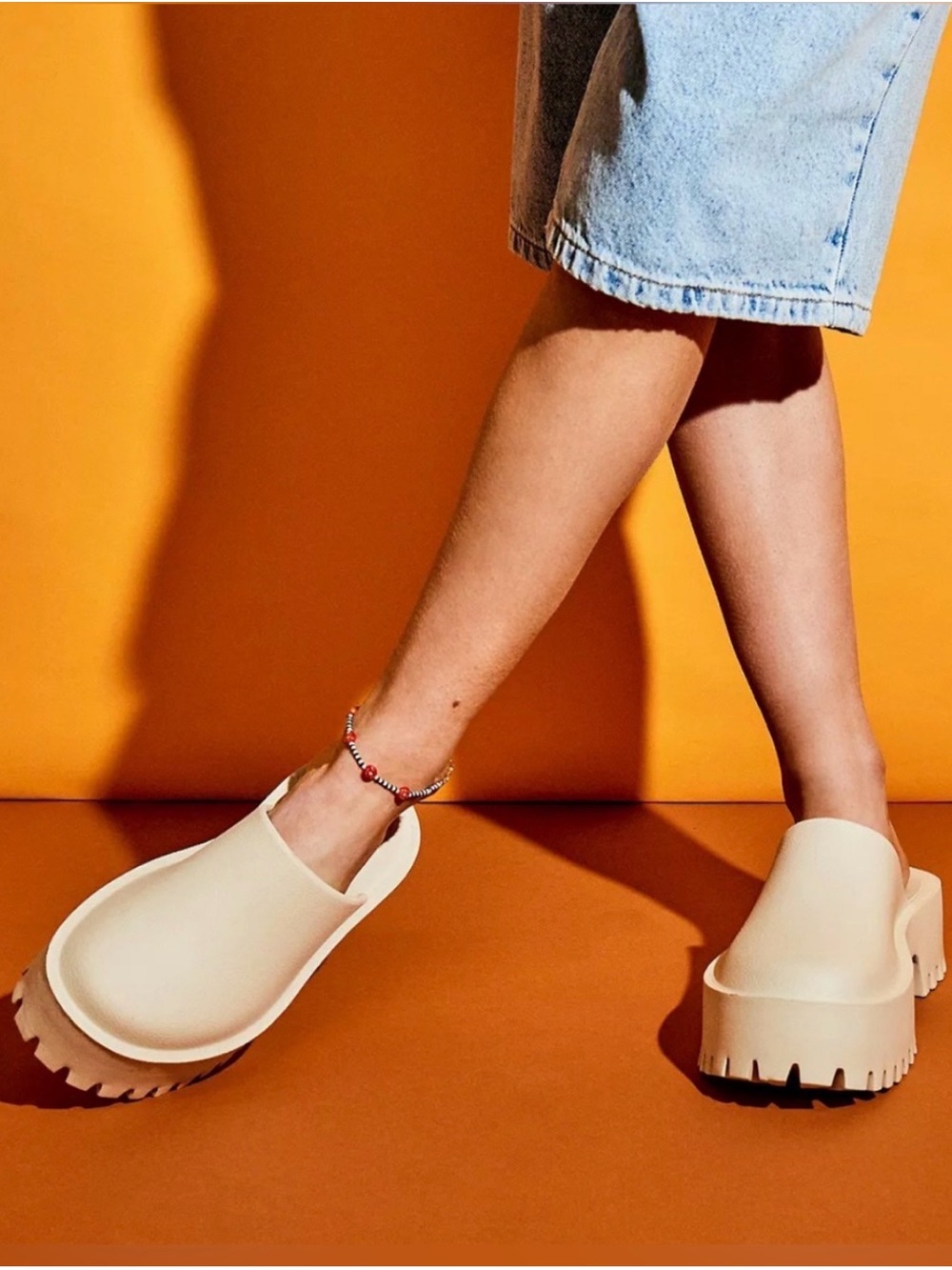 Jeffrey Campbell Clogge Platform Mule Cream